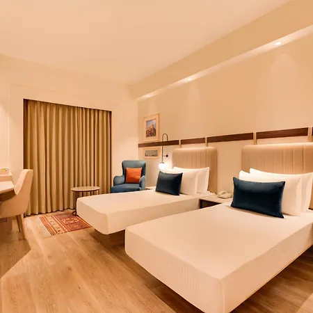 Lemon Tree Hotel, Gachibowli, Hyderabad Exterior photo