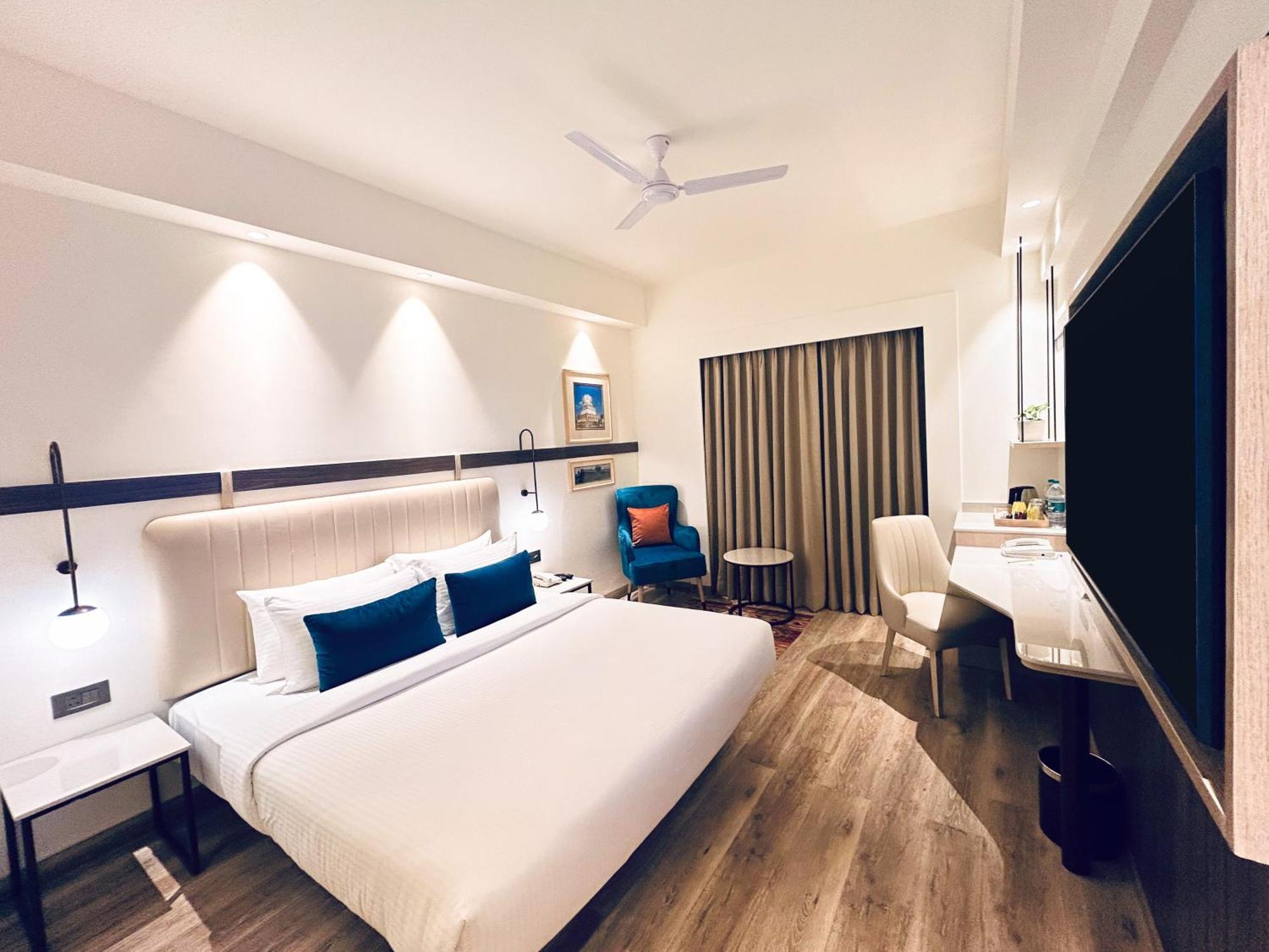 Lemon Tree Hotel, Gachibowli, होटल Hyderabad