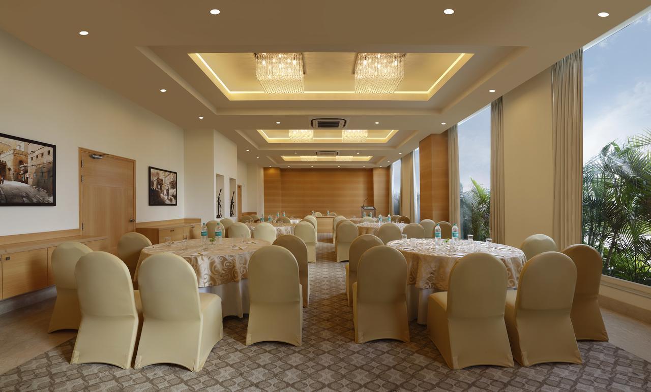 Lemon Tree Hotel, Gachibowli, 4*