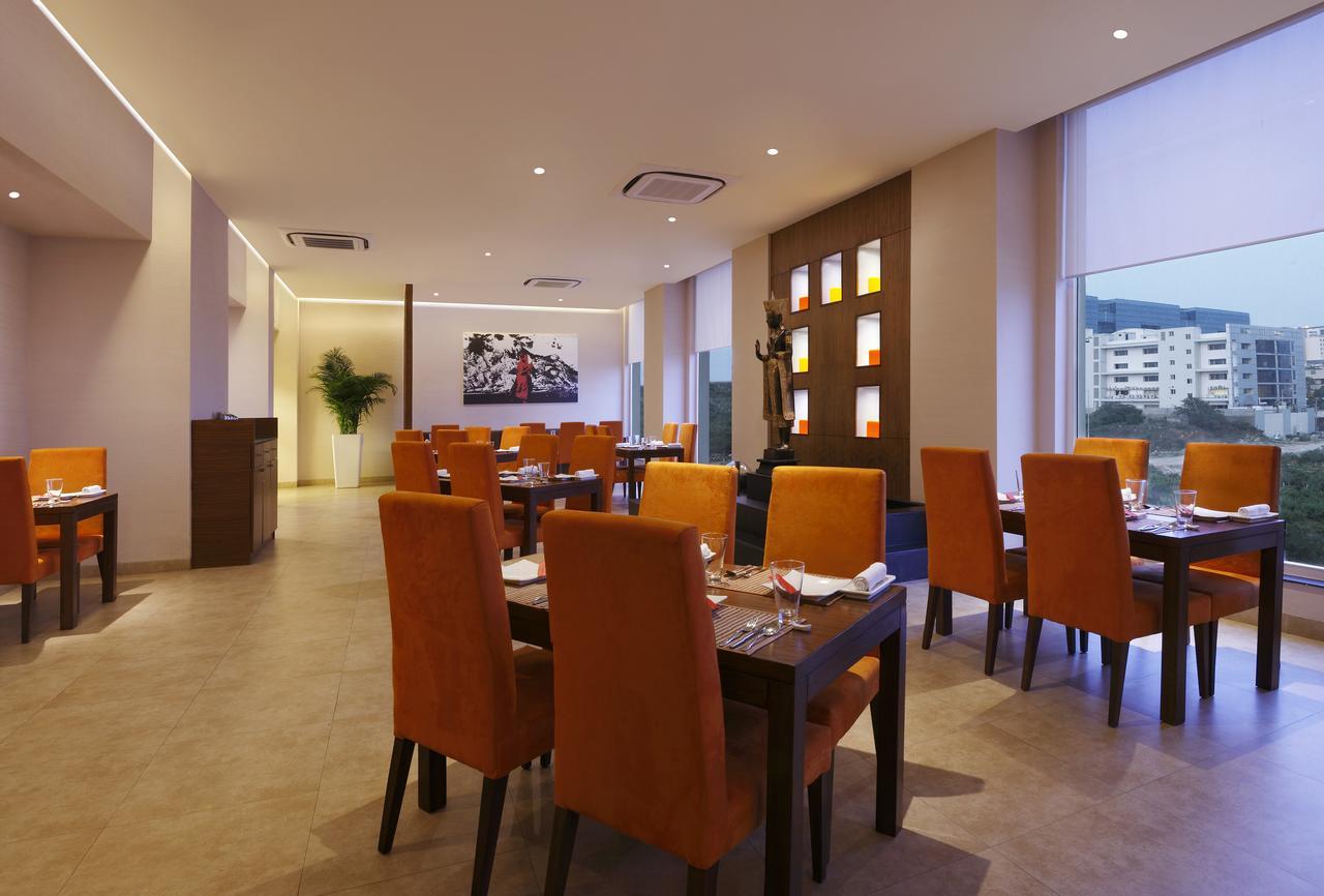 Lemon Tree Hotel, Gachibowli, होटल 4*